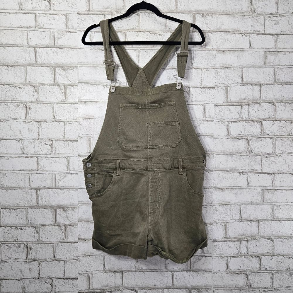 Cute bib overalls